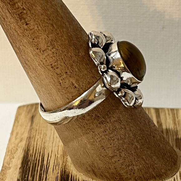 TIGERS EYE GEMSTONE RING STAMPED 925 SILVER PLATED SIZED 9 - Picture 2 of 9